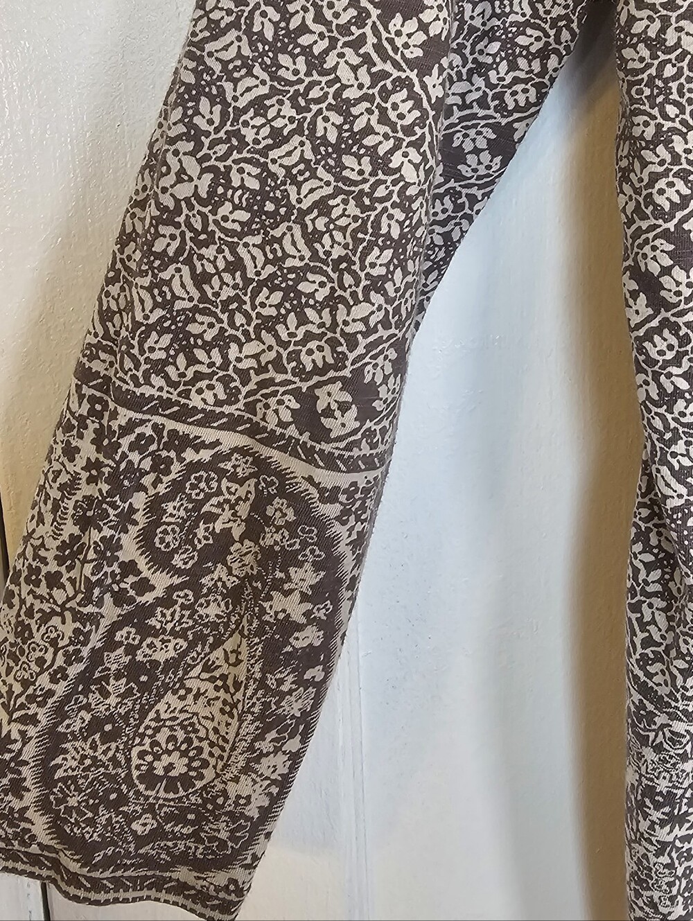 Lucky Brand Geometric Paisley Print Gray & White 3/4 Sleeve Blouse - Picture 6 of 7